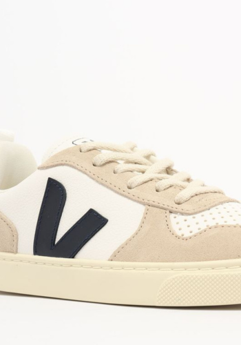 2 Veja Sustainable Sneakers